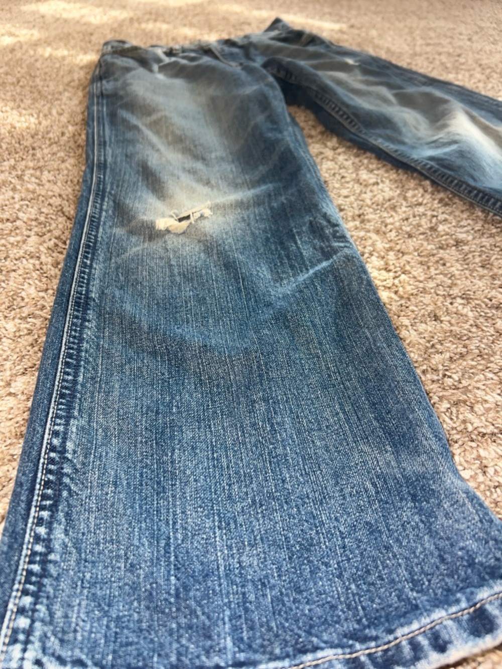American Eagle Outfitters Young Men’s Washed Blue Jeans Loose Fit Sz 26/28 - Picture 5 of 9